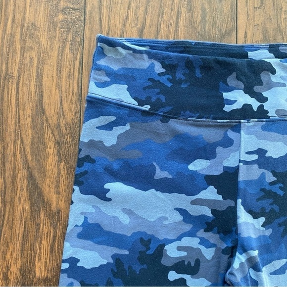 J. Crew Blue Camo Capri Leggings - Picture 3 of 8